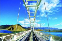 Is it possible to break train journey to Lhasa at some sites