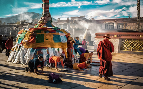 16 Days Classic Chengdu Tibet Nepal Tour with Everest Base Camp and Tibet Train Experience