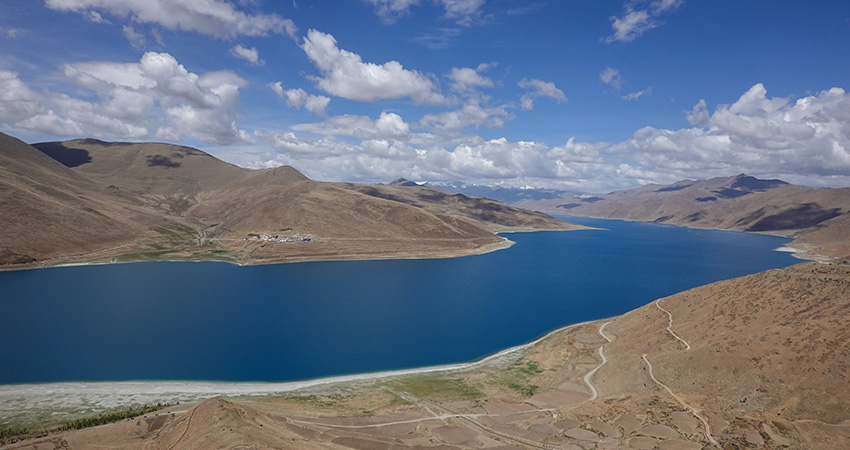 Yamdrok Lake