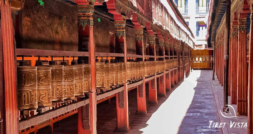 Explore the holy Jokhang Temple in Lhasa