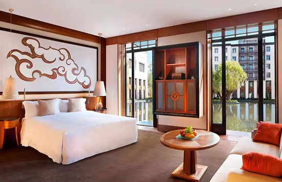 Luxury Suite in St. Regis Lhasa Resort 
