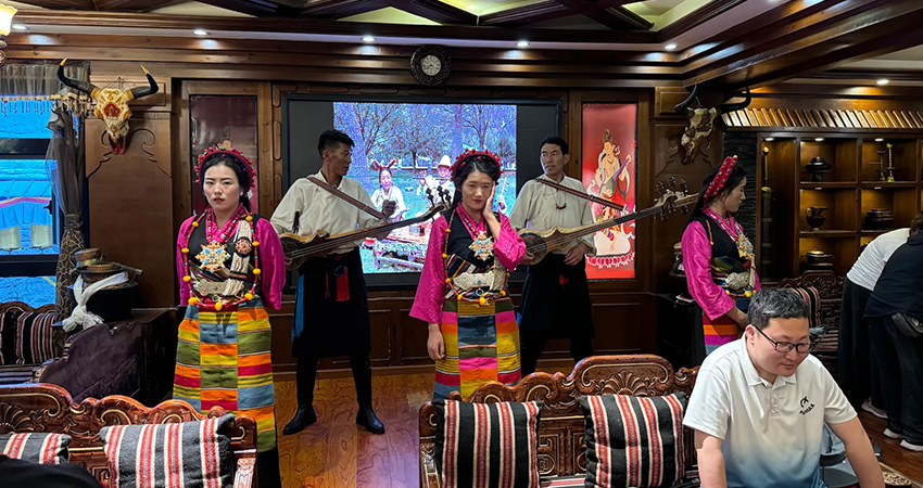 Tibetan diner with performance