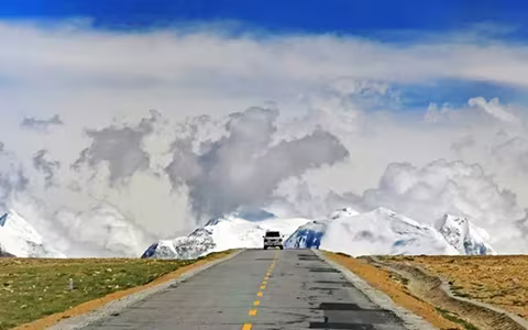 Travel Overland from Lhasa to Kathmandu or Kathmandu to Lhasa, How Should I Choose? 