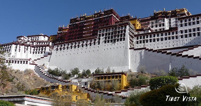 Seeing the Potala Palace with our own eyes is truly incredible
