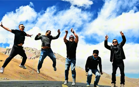 Tibet in April: Clear Skies, Epic Views, and an Unforgettable Journey!