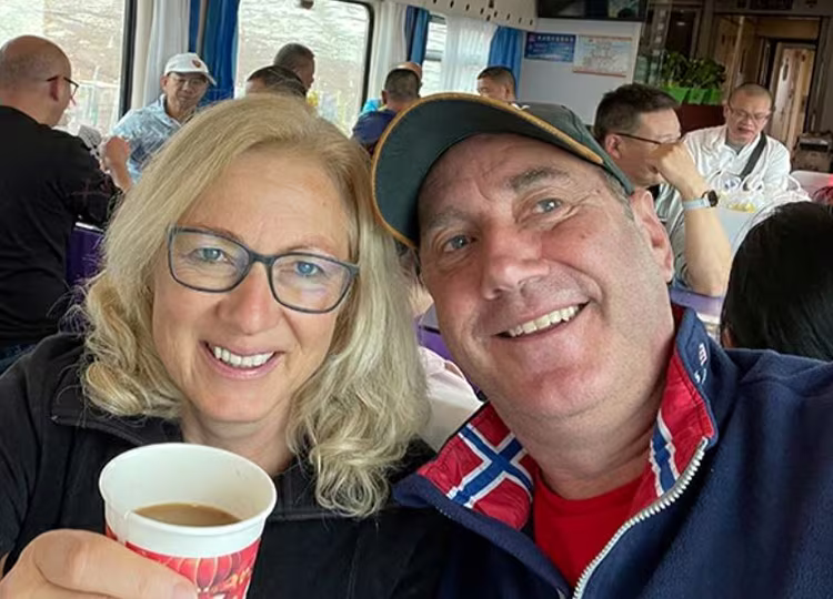 tibet train experience image