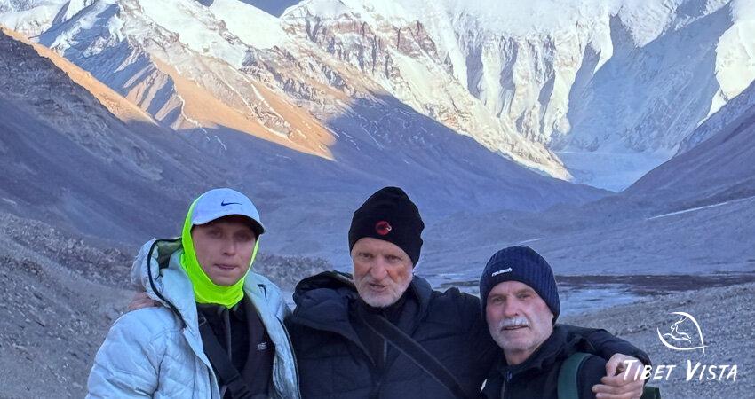 Took photos with the majestic north face of Mount Everest at the Tibet EBC