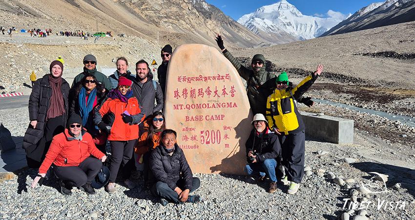 Visit everest camp base group.